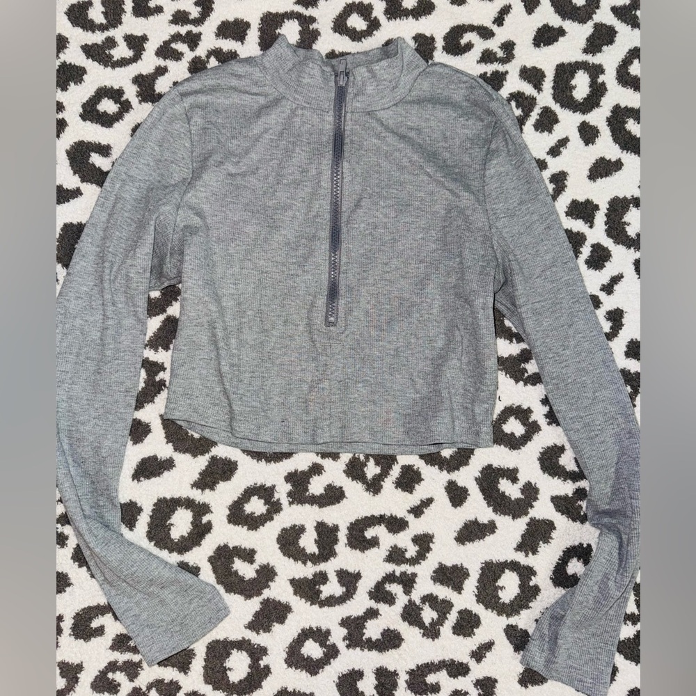 SHEIN Gray Half Zipper Long Sleeve Crop Top